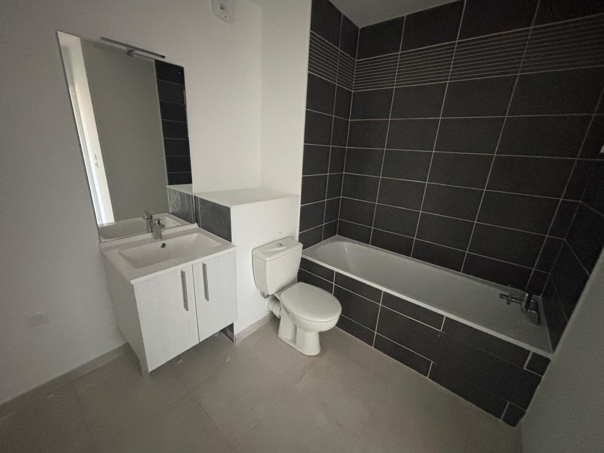 
																																							4 pièces - 
																																						2ème étage - 91m² - 983,68 € - Photo #4