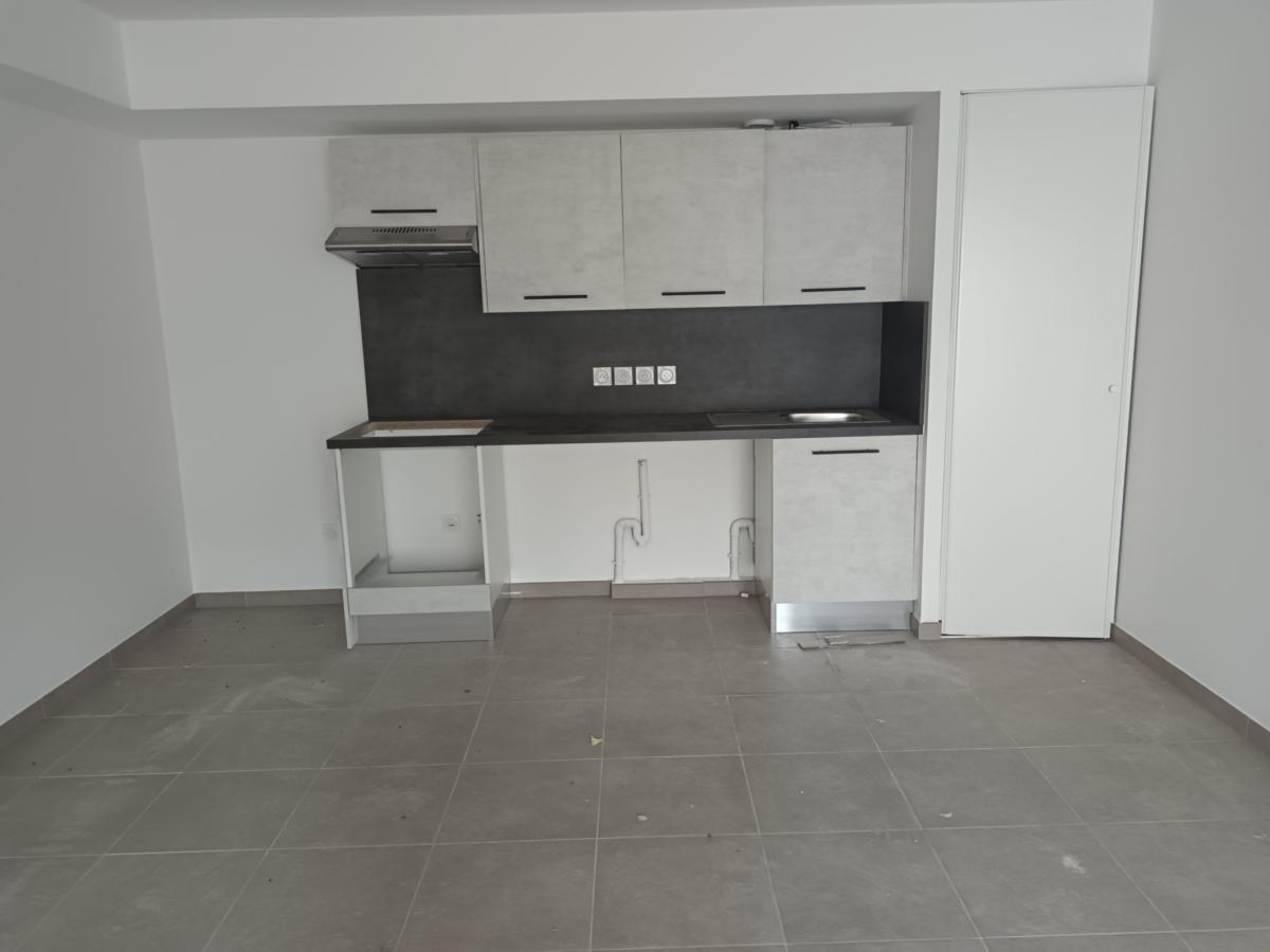 
																																							3 pièces - 
																																						1er étage - 72m² - 1 282,94 € - Photo #1