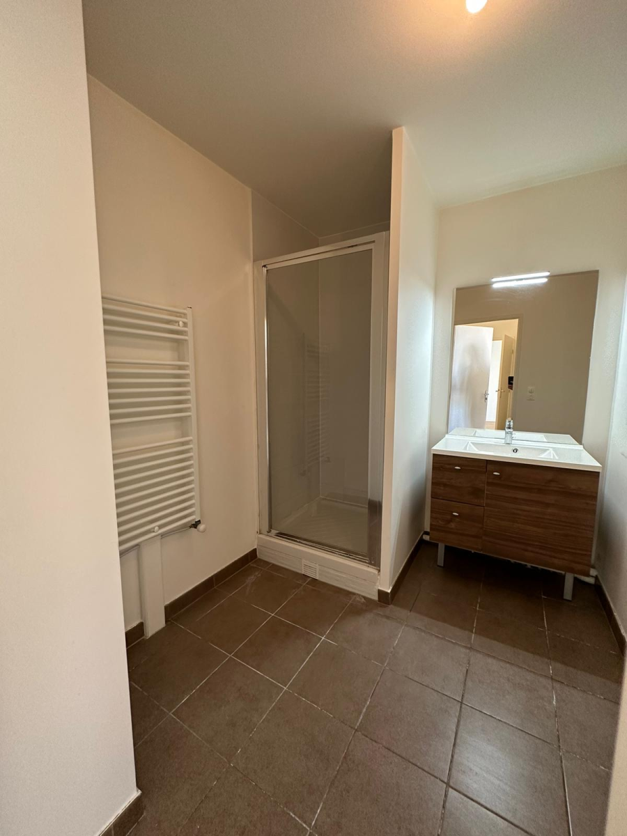 
																																							2 pièces - 
																																						3ème étage - 50m² - 862,08 € - Photo #4