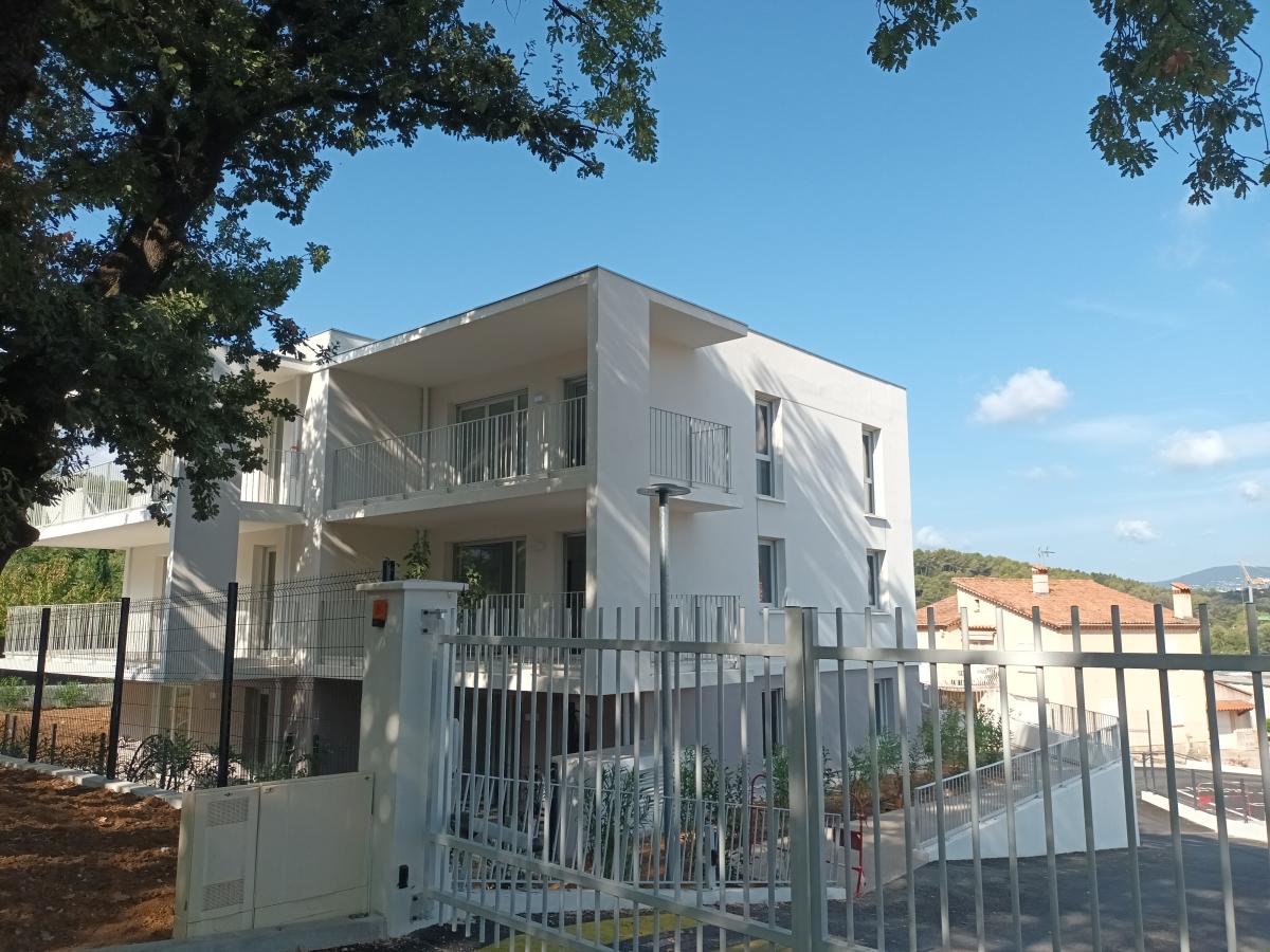 
																																							3 pièces - 
																																						1er étage - 68m² - 1 177,01 € - Photo #5