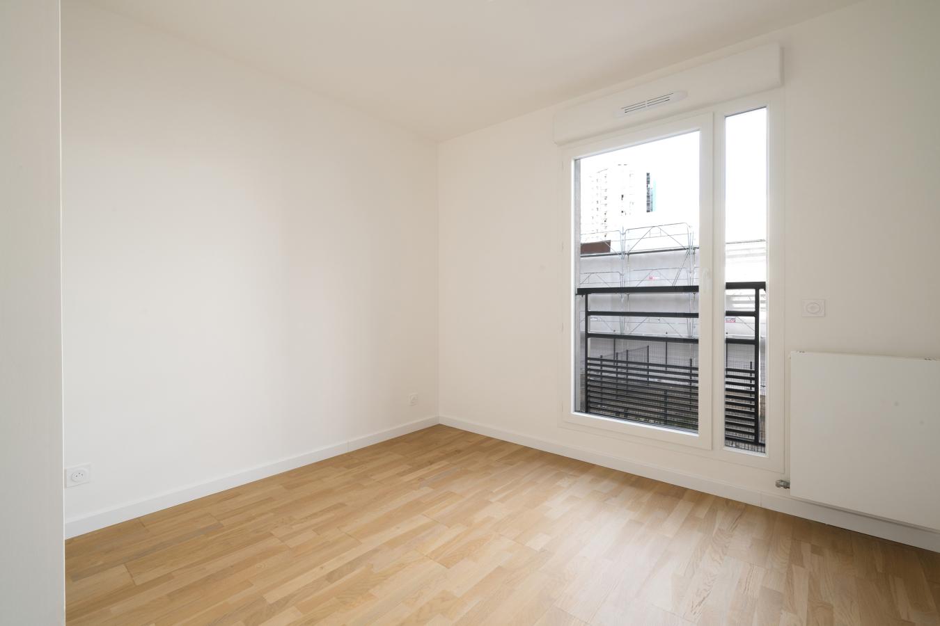 
																																							3 pièces - 
																																						1er étage - 63m² - 1 366,54 € - Photo #2