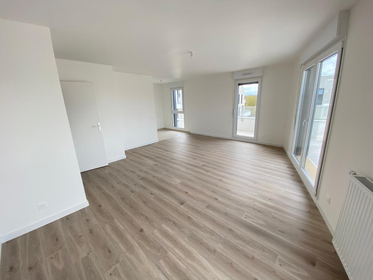
																			4 pièces - 
																		5ème étage - 82m² - 1 634,35 € - Photo #0