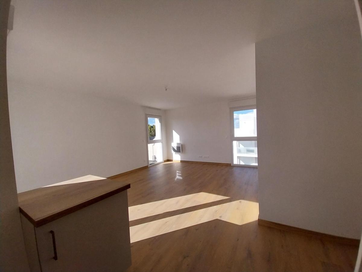 3 pièces - 3ème étage - 68m² - 832,39 € - Photo #2