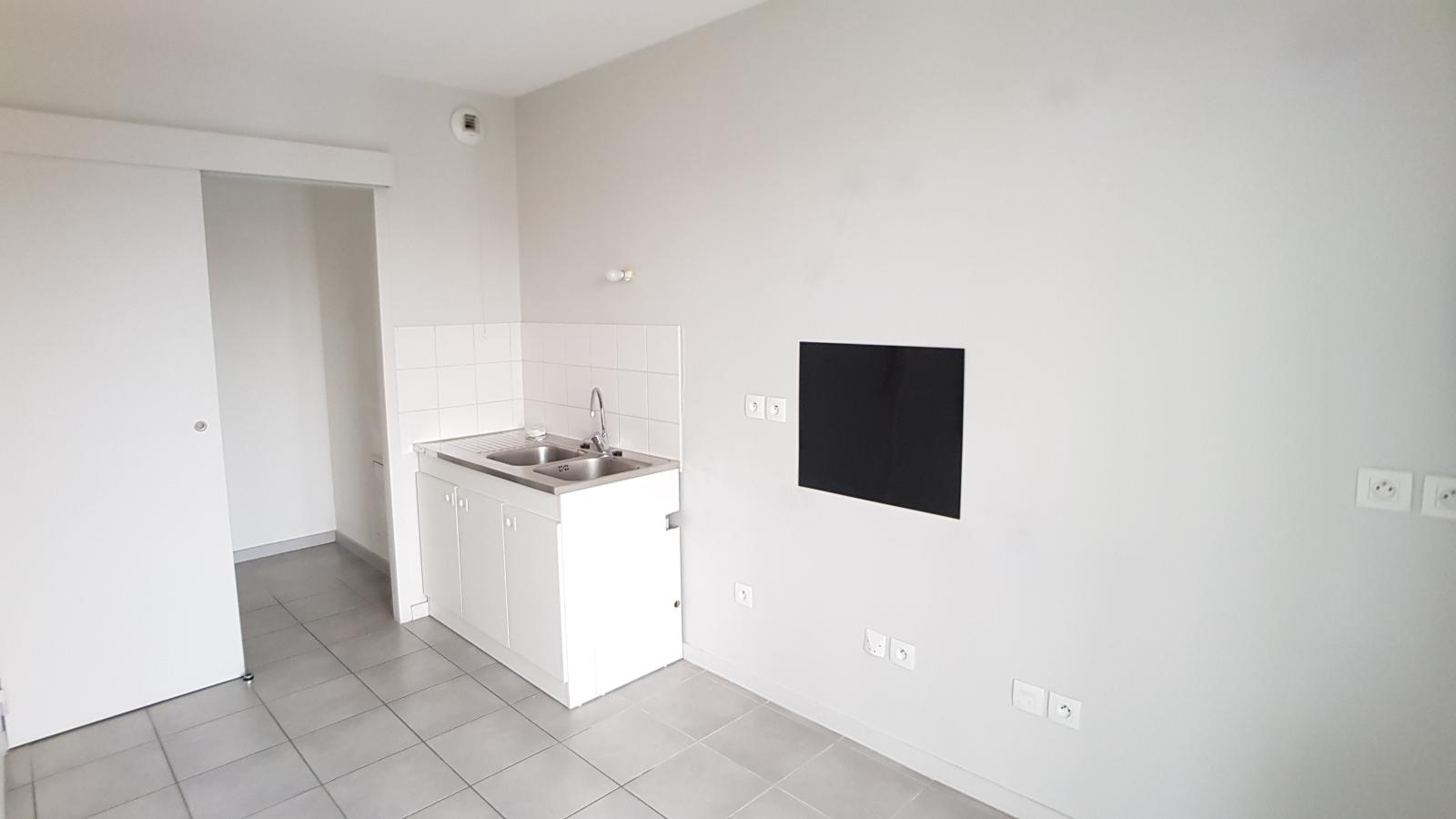 5 pièces - 5ème étage - 113m² - 1 631,55 € - Photo #2