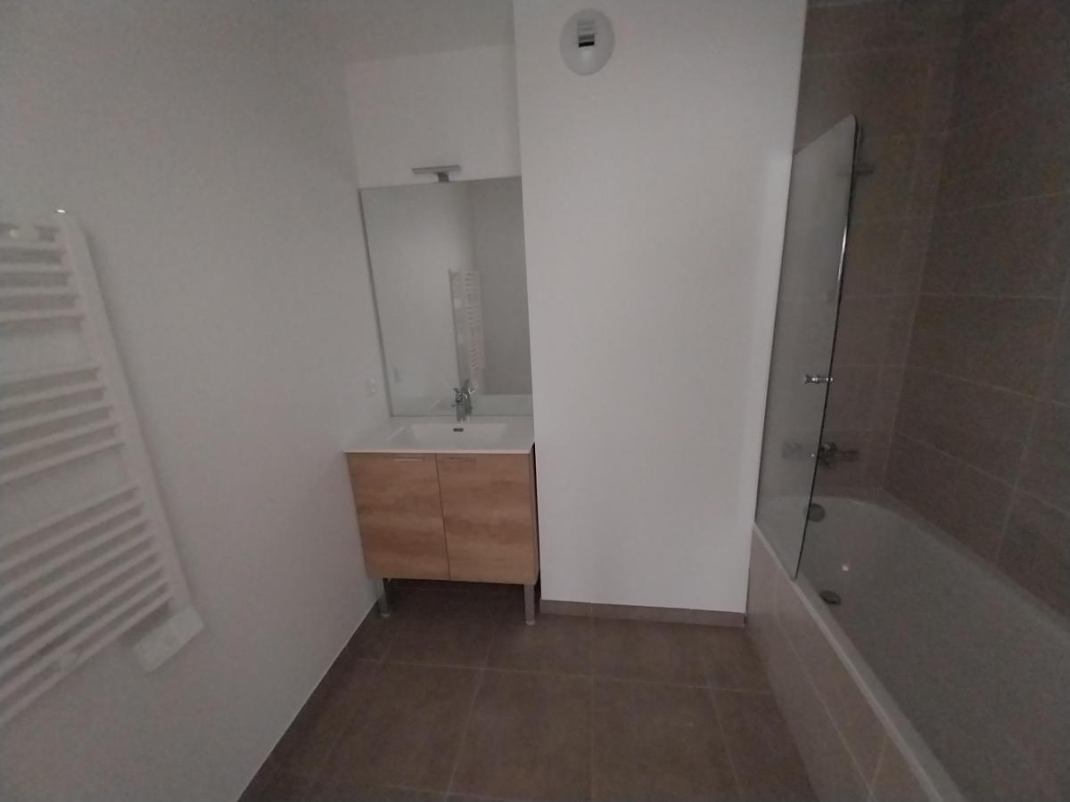 
																																							3 pièces - 
																																						3ème étage - 60m² - 1 006,29 € - Photo #4