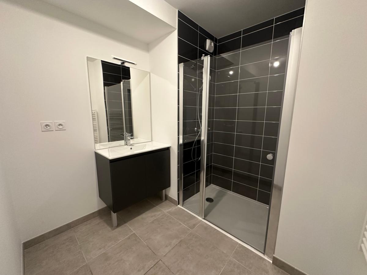 
																			2 pièces - 
																		1er étage - 45m² - 676,84 € - Photo #7