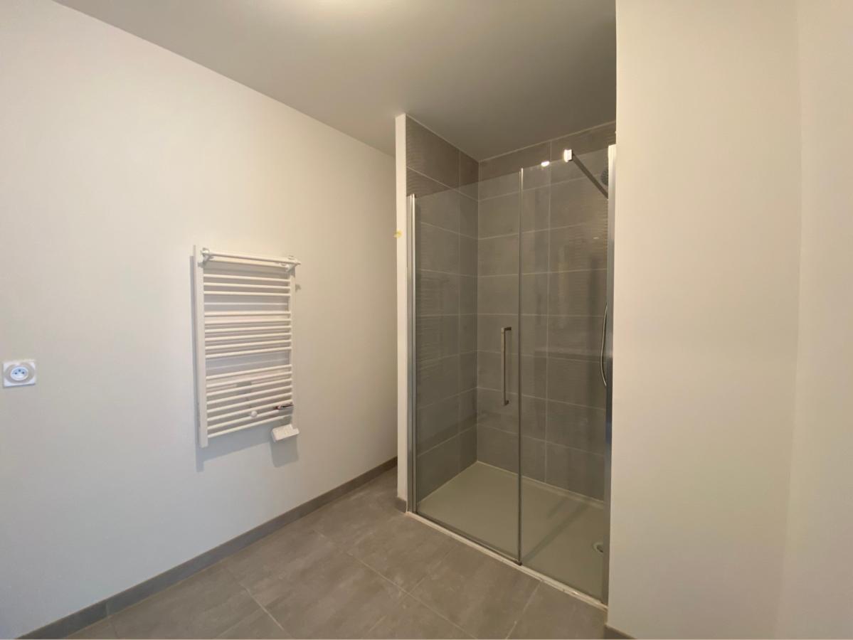 
																																							3 pièces - 
																																						3ème étage - 69m² - 1 074,15 € - Photo #7
