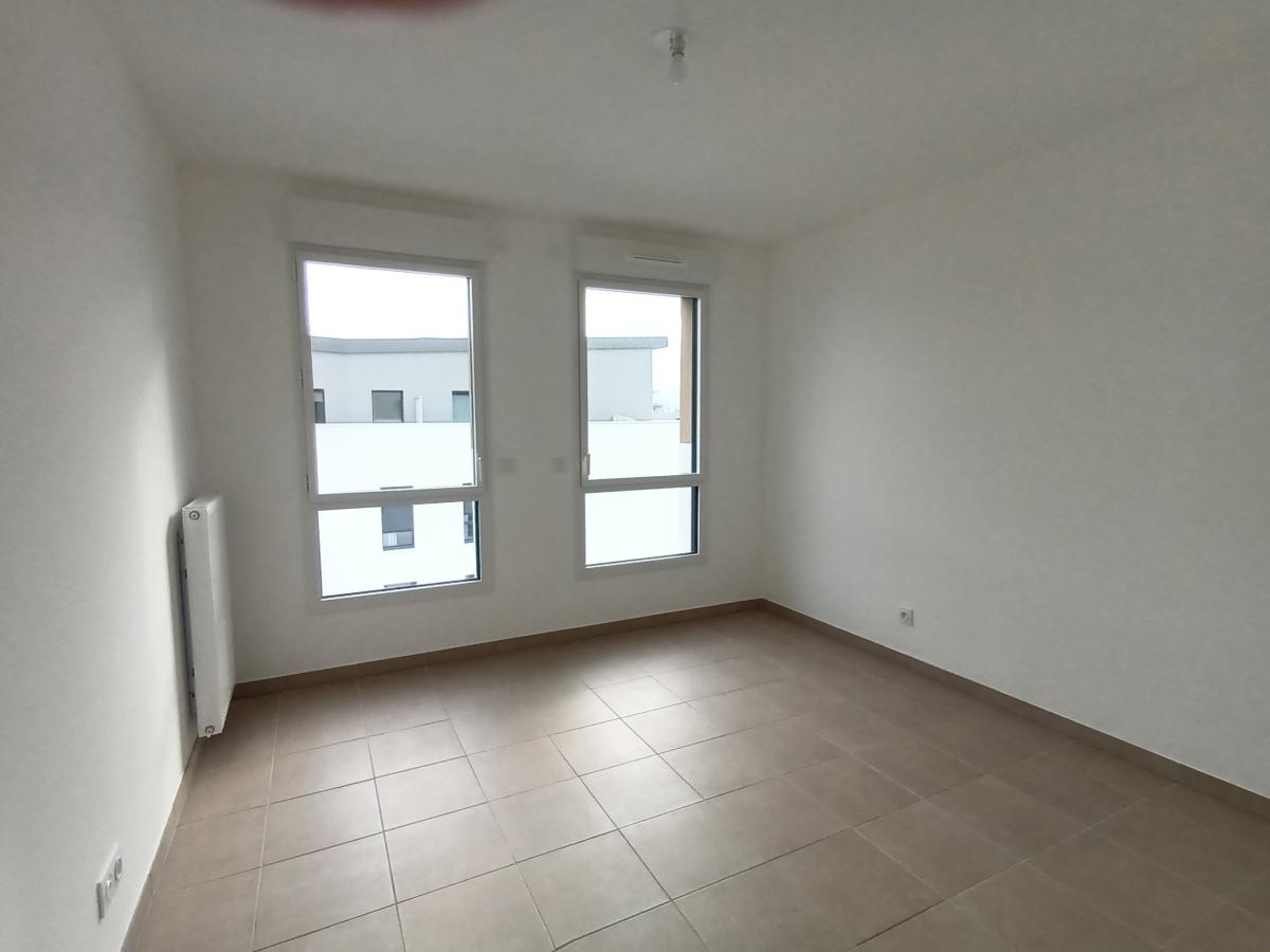 
																																							4 pièces - 
																																						3ème étage - 75m² - 942,32 € - Photo #6