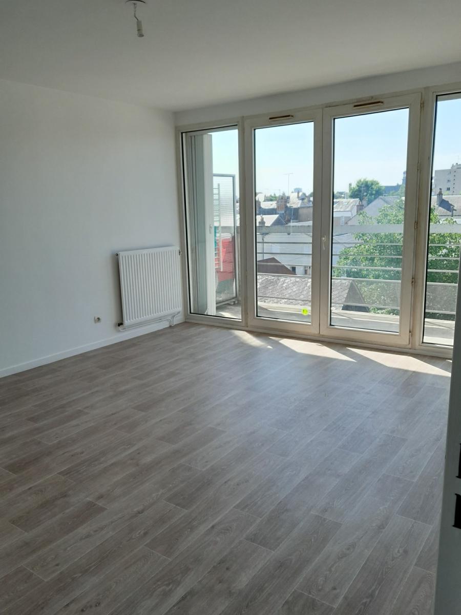 
																			2 pièces - 
																		3ème étage - 56m² - 150 000 € - Photo #5