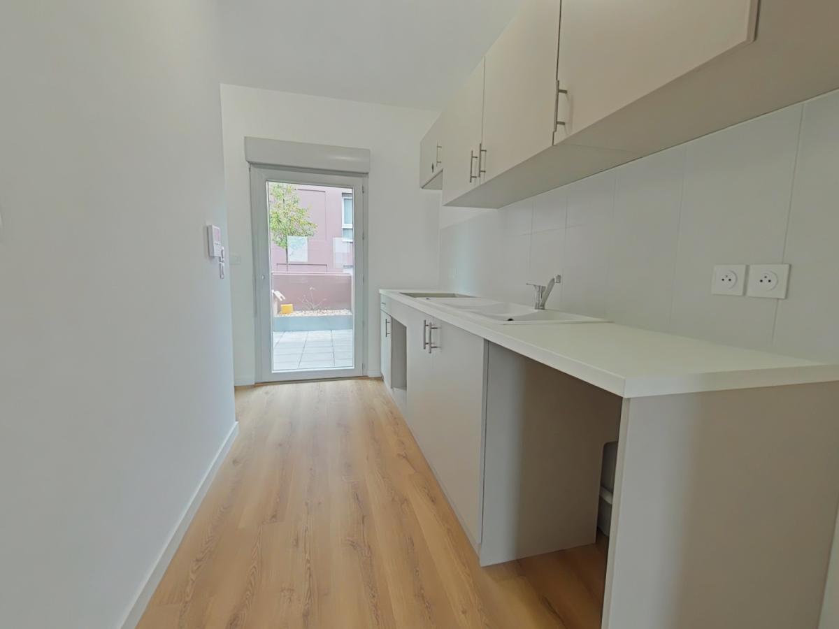 
																																							4 pièces - 
																																						1er étage - 90m² - 1 135,42 € - Photo #5