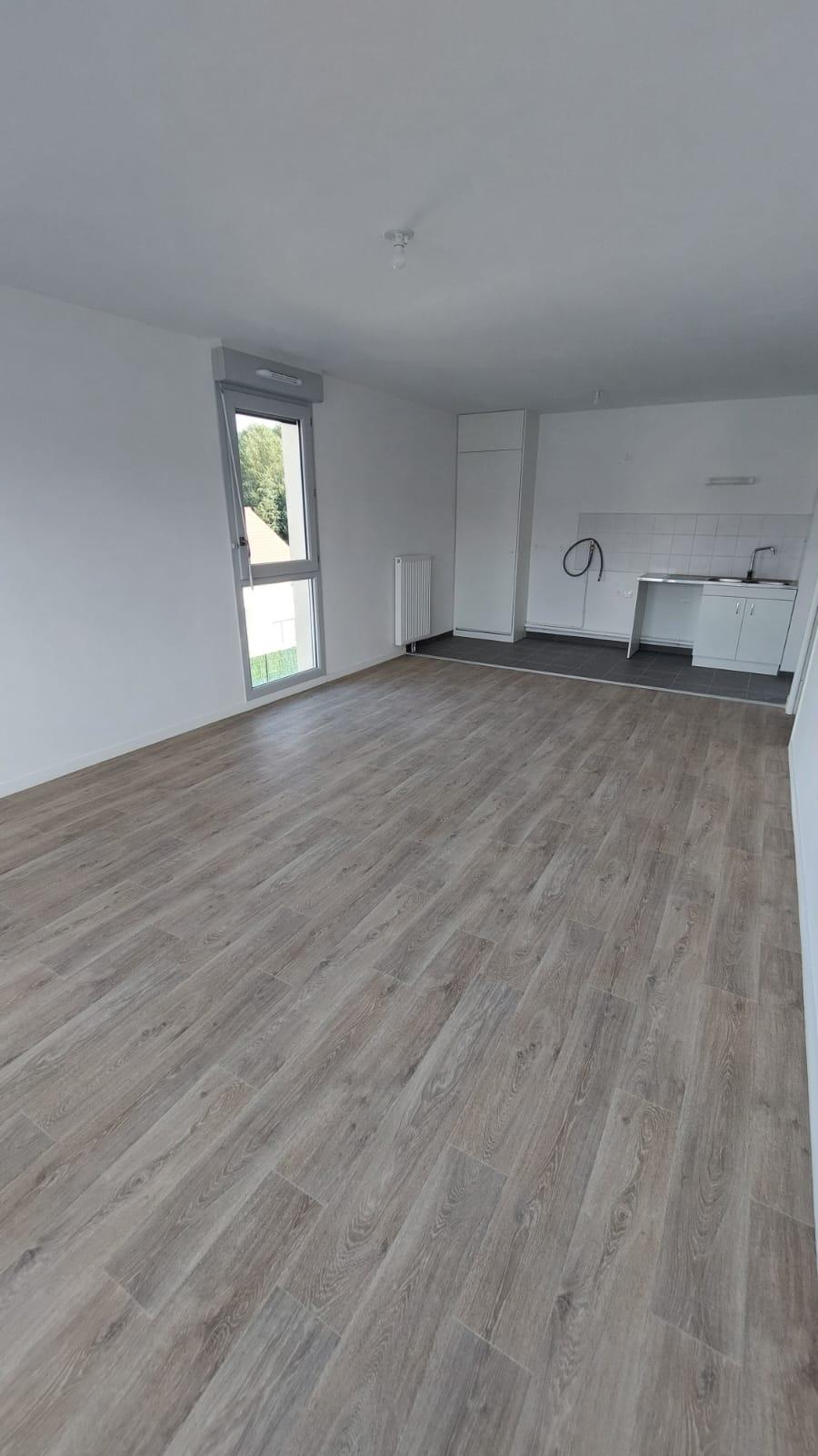 3 pièces -
1er étage - 69m² - 579,18 € - Photo #3