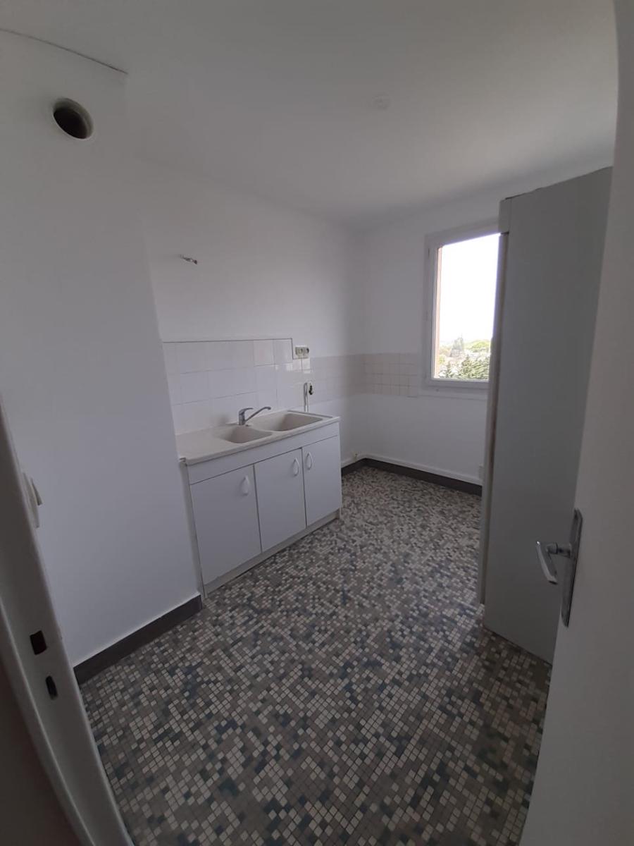 
																			2 pièces – 
																		5ème étage – 50m² - 115 000 € - Photo #2