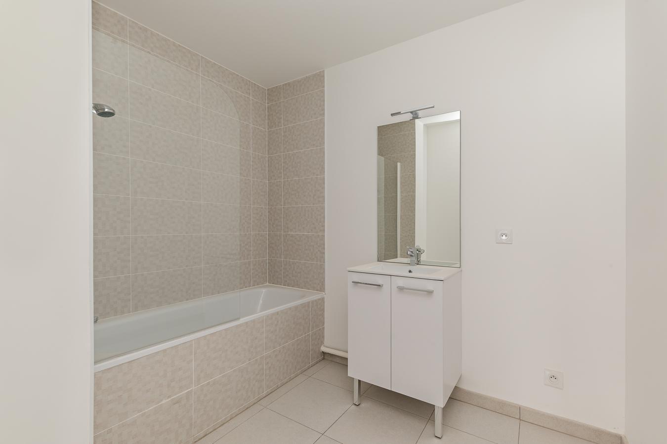 
																																							3 pièces - 
																																						1er étage - 68m² - 790,84 € - Photo #1