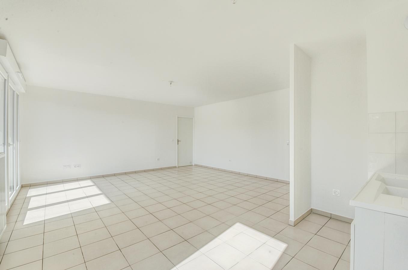 
																																							2 pièces - 
																																						RDC - 41m² - 771,93 € - Photo #1