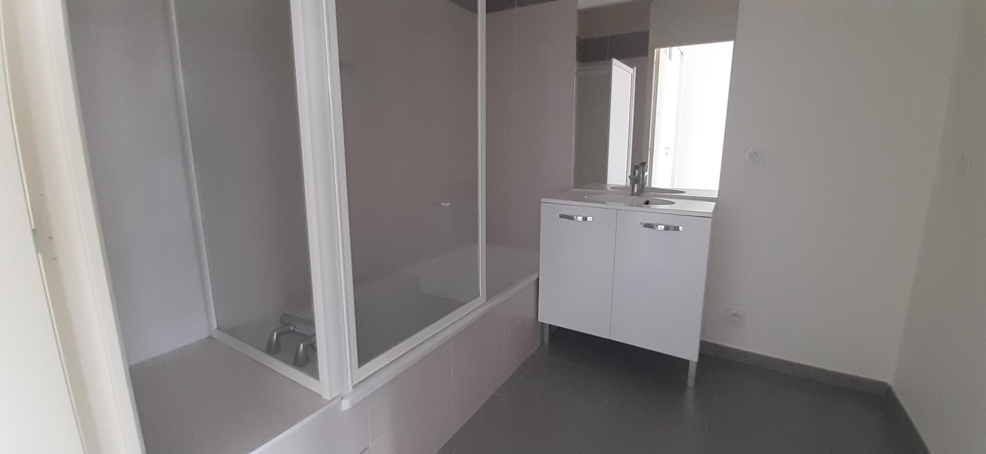 
																																							2 pièces - 
																																						RDC - 52m² - 998,41 € - Photo #3