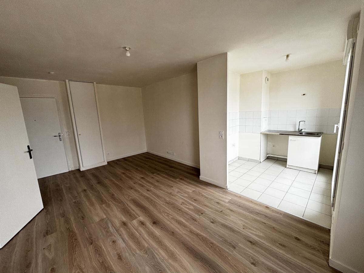 
																			2 pièces - 
																		6ème étage - 42m² - 1 160,19 € - Photo #4