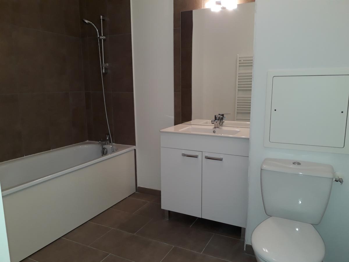 
																																							3 pièces - 
																																						1er étage - 63m² - 866,78 € - Photo #3