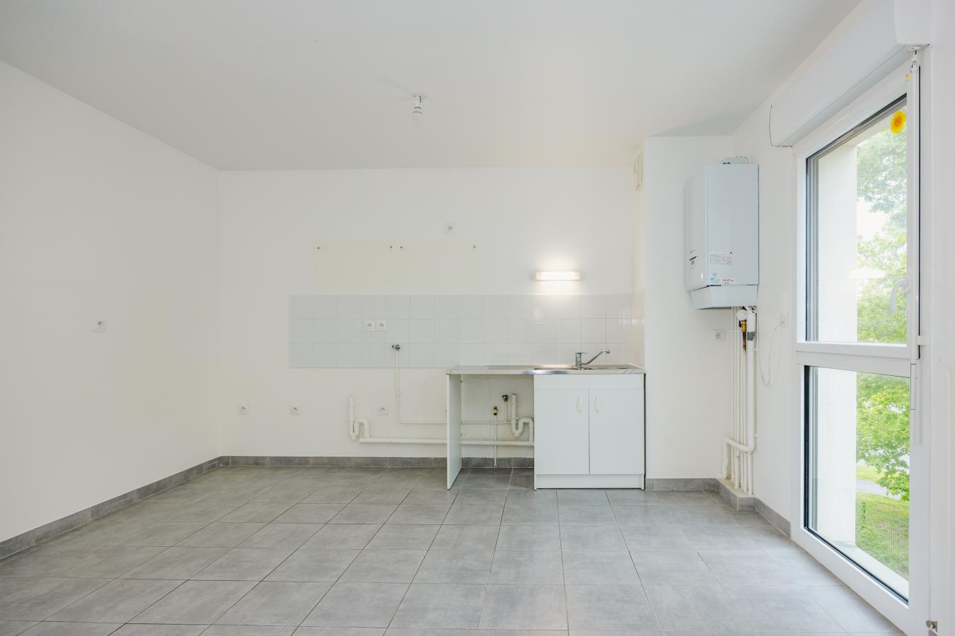 4 pièces - 2ème étage - 84m² - 255 000 € - Photo #2