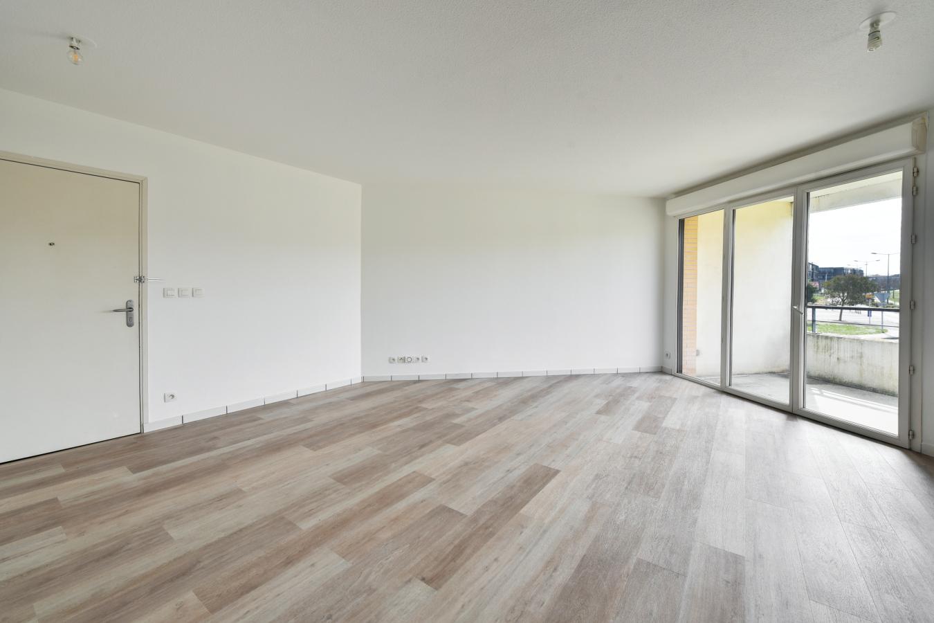 
																																							2 pièces - 
																																						1er étage - 50m² - 608,40 € - Photo #1