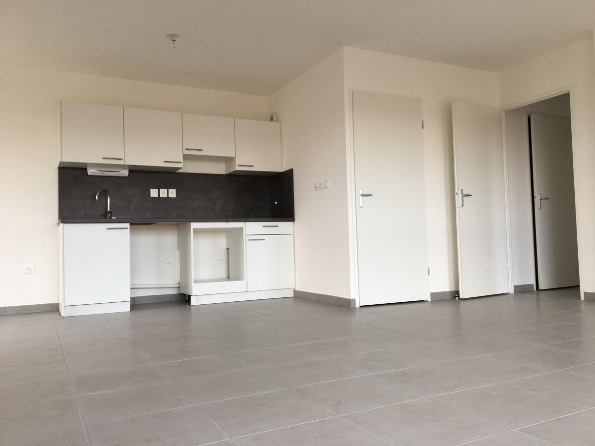 
																																							3 pièces - 
																																						2ème étage - 70m² - 912,64 € - Photo #1