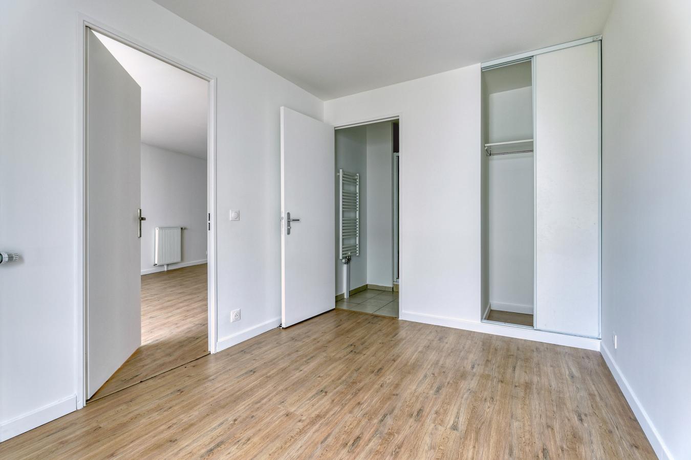 
																			4 pièces - 
																		2ème étage - 83m² - 1 736,40 € - Photo #2