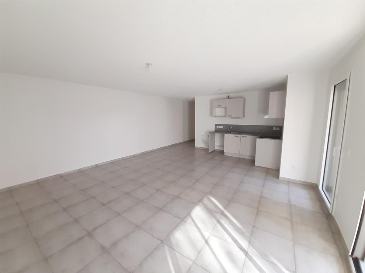 3 pièces - 3ème étage - 76m² - 1 158,91 € - Photo #1
