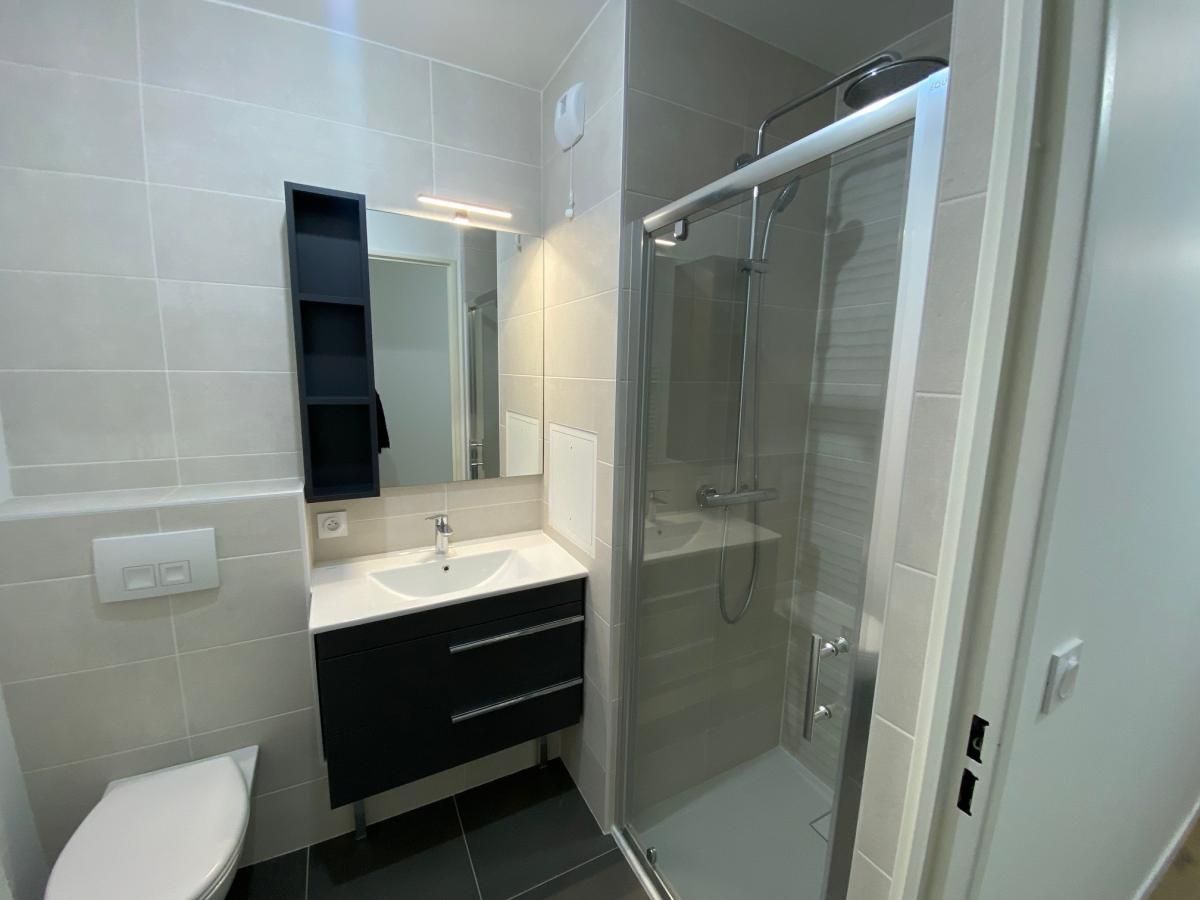 
																			5 pièces - 
																		RDC - 95m² - 2 127,69 € - Photo #2