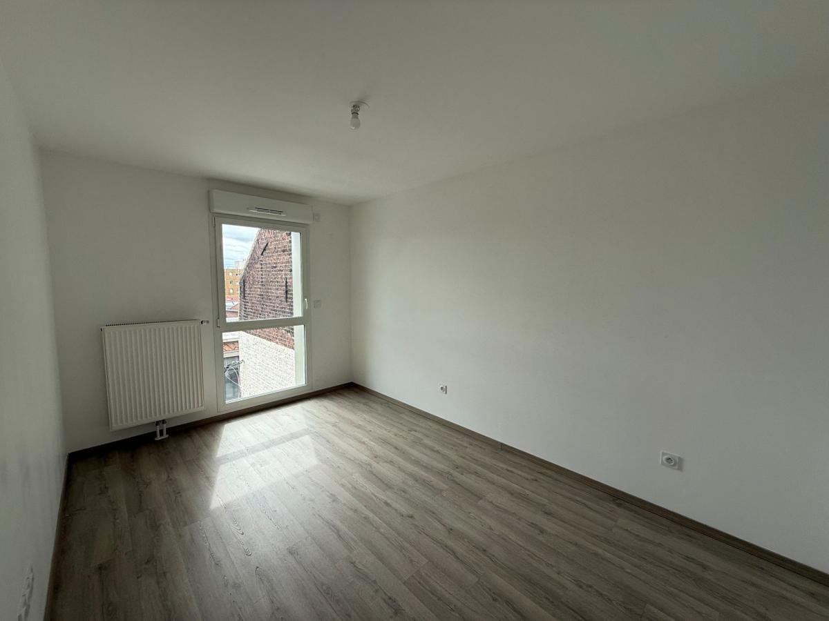 
																																							3 pièces - 
																																						3ème étage - 63m² - 738,22 € - Photo #3