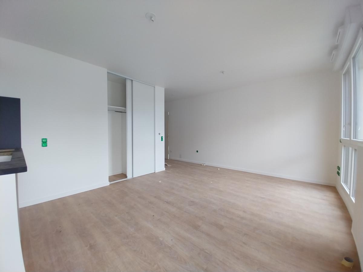 
																			1 pièce - 
																		4ème étage - 32m² - 604,93 € - Photo #5