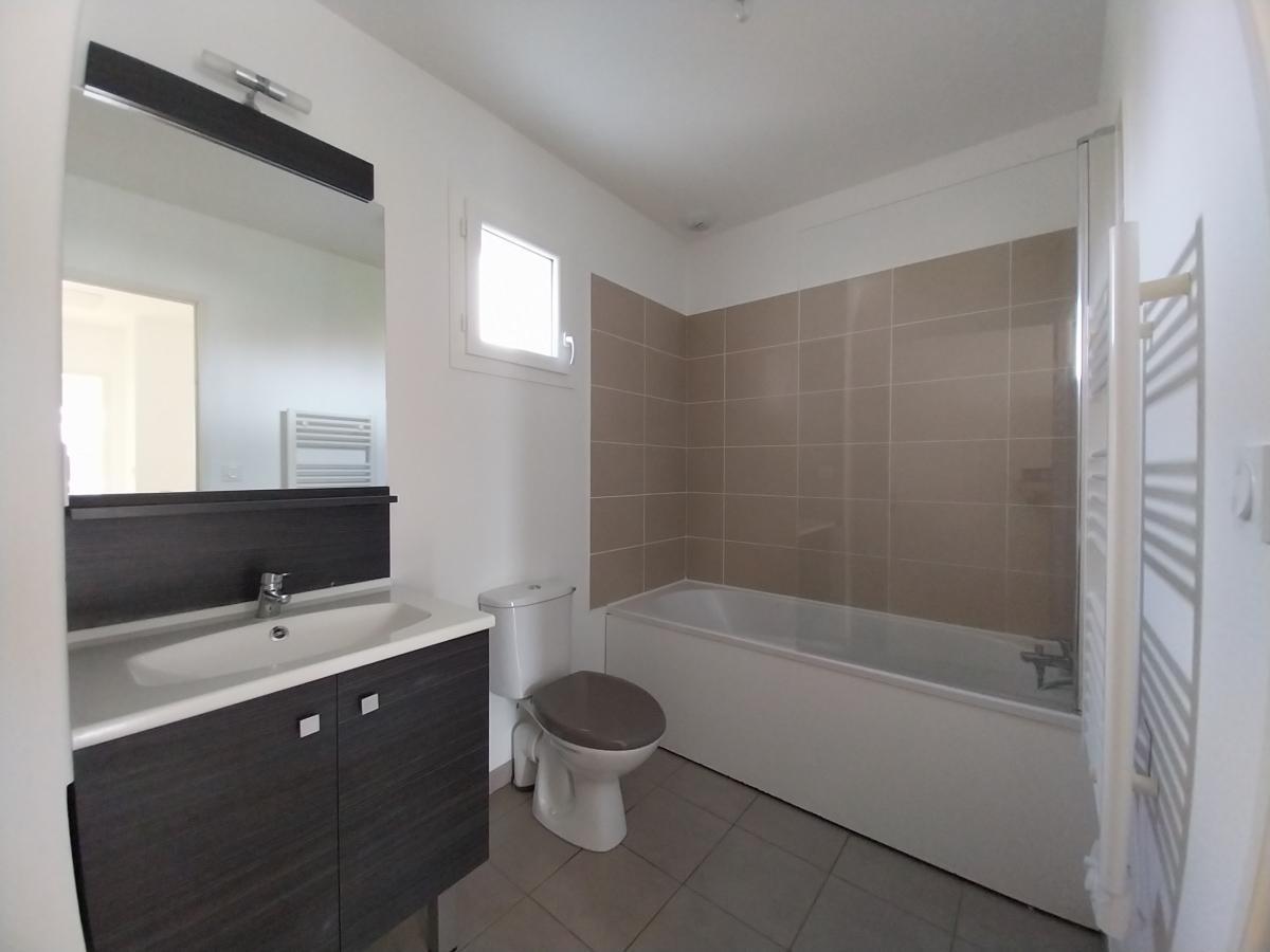 
																																							5 pièces - 
																																						RDC - 106m² - 744,99 € - Photo #4