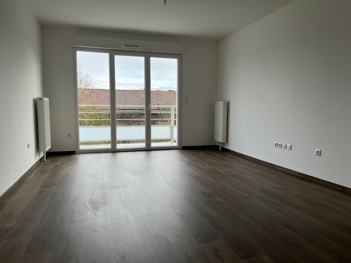 3 pièces - 2ème étage - 64m² - 763,98 € - Photo #0