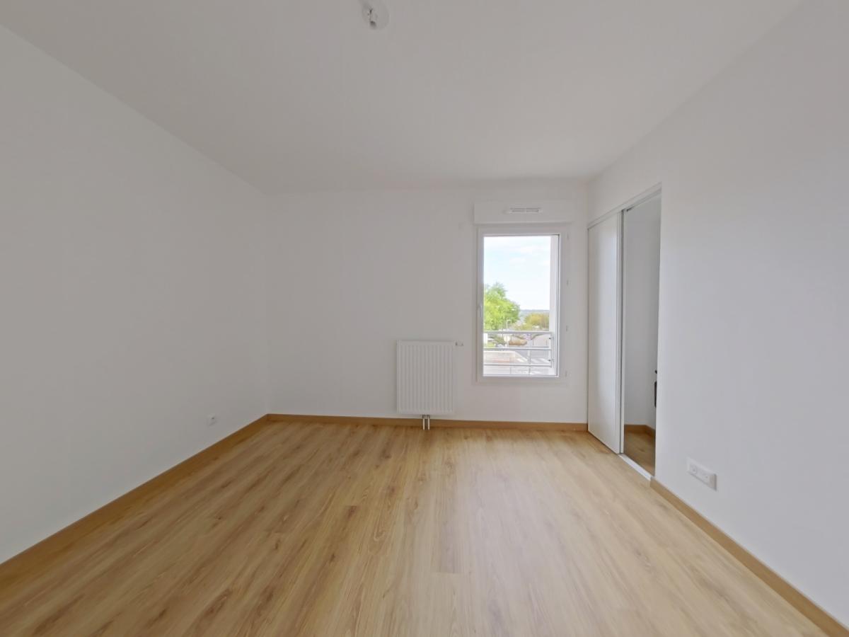 3 pièces - 1er étage - 69m² - 883,39 € - Photo #4