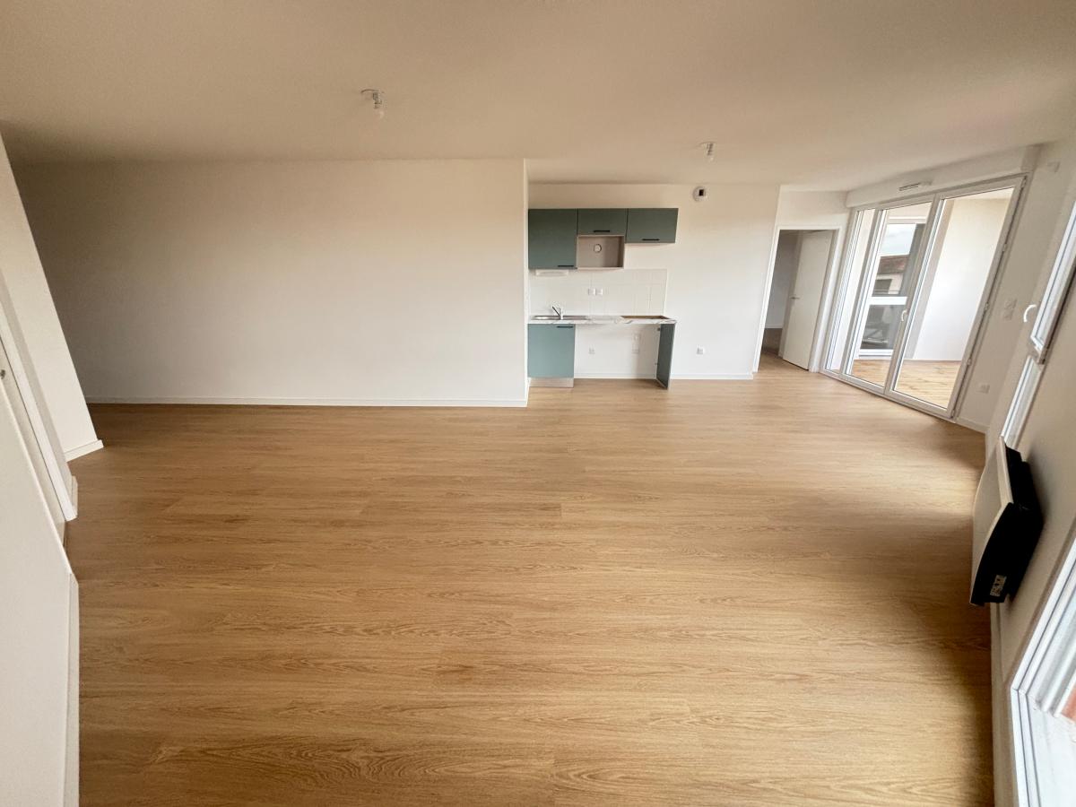 
																			4 pièces - 
																		2ème étage - 90m² - 1 021,18 € - Photo #0