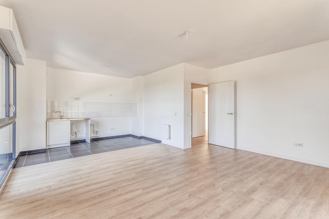 
																																							4 pièces - 
																																						1er étage - 77m² - 1 443,65 € - Photo #2