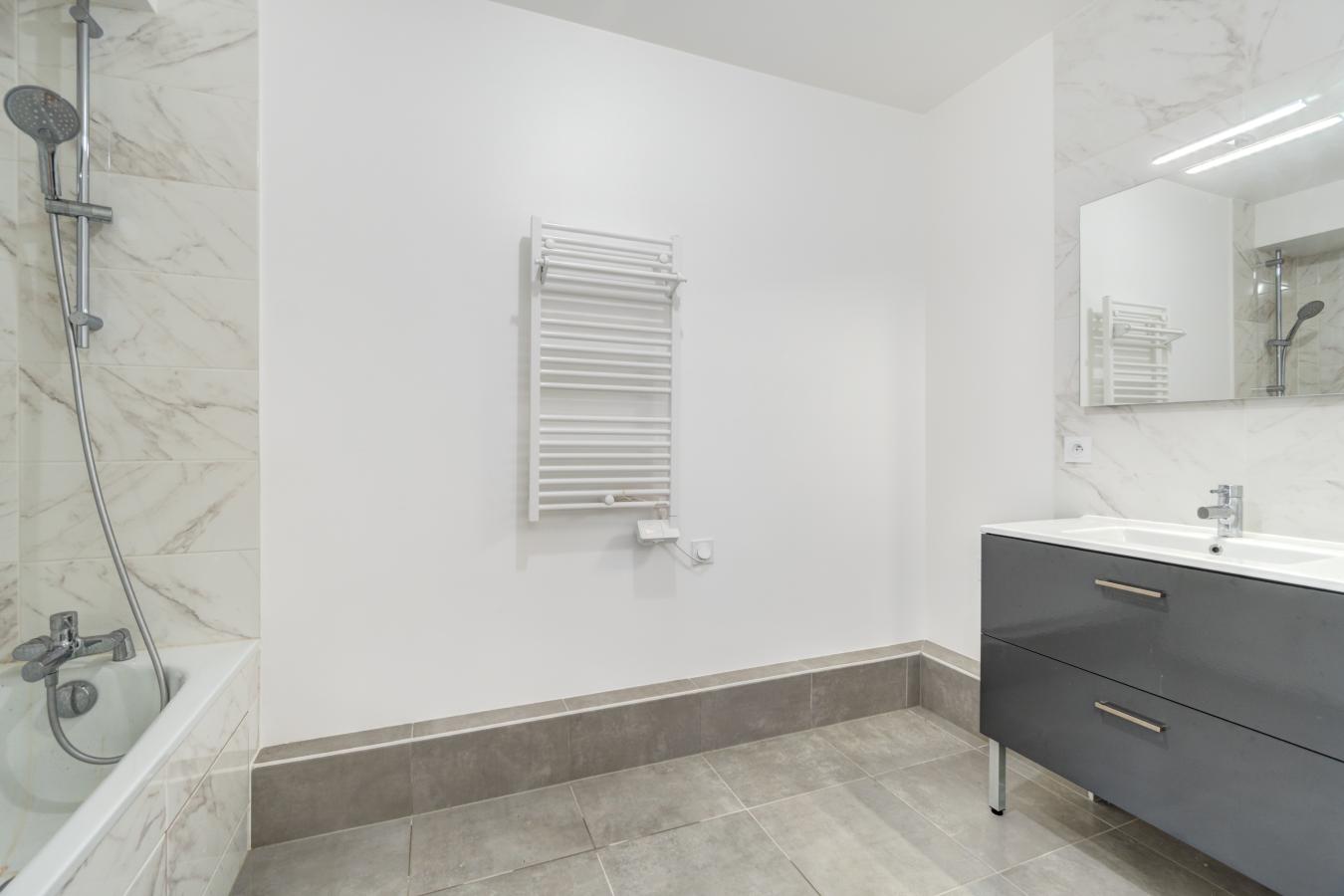 
																			4 pièces - 
																		3ème étage - 84m² - 1 397,05 € - Photo #4