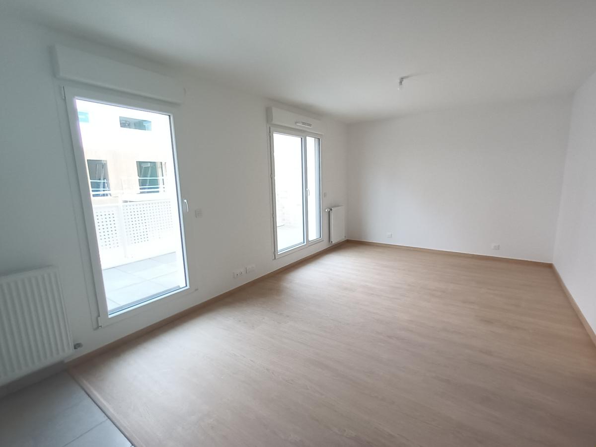 
																																							2 pièces - 
																																						3ème étage - 42m² - 912,53 € - Photo #2