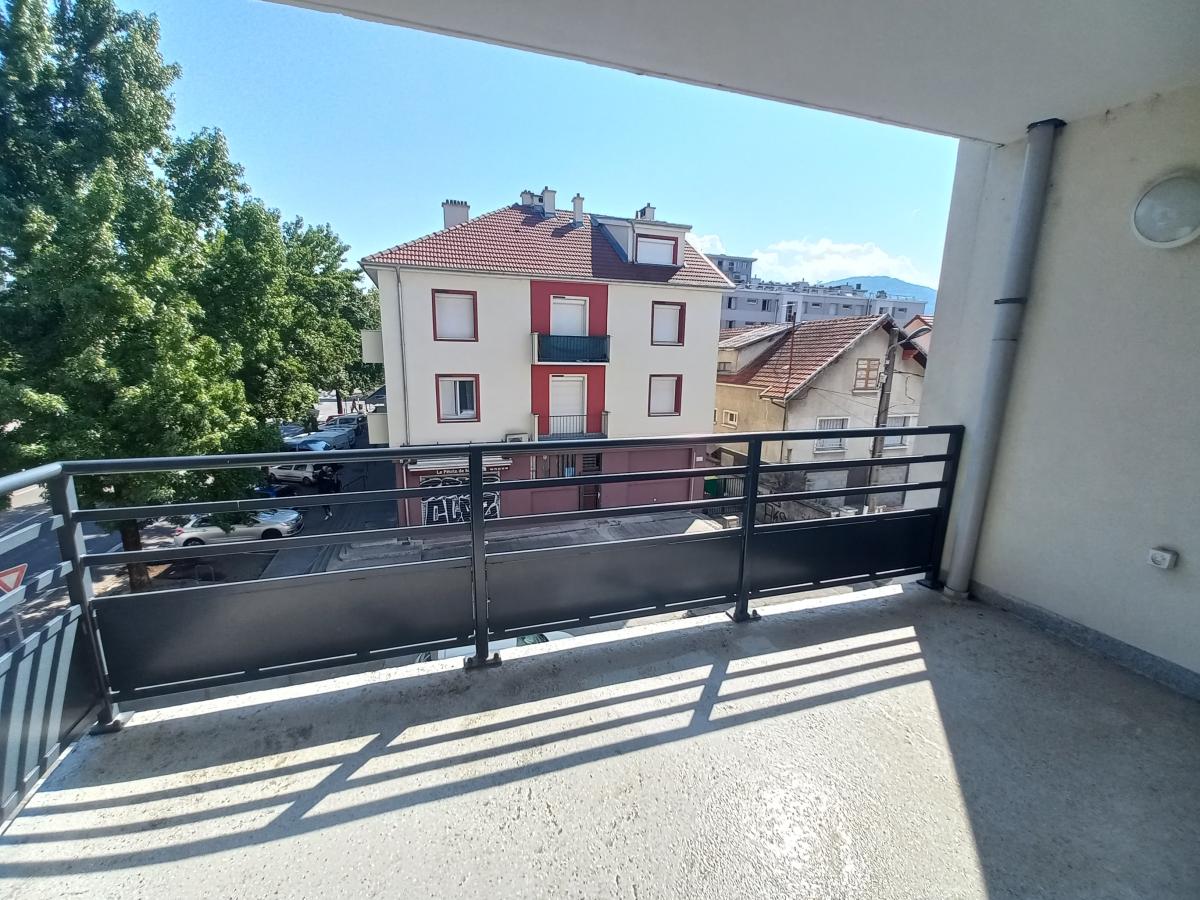 
																																							2 pièces - 
																																						2ème étage - 52m² - 636,18 € - Photo #6