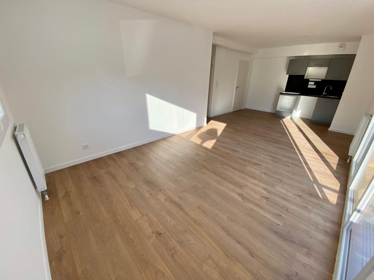 
																																							3 pièces - 
																																						1er étage - 63m² - 800,15 € - Photo #4
