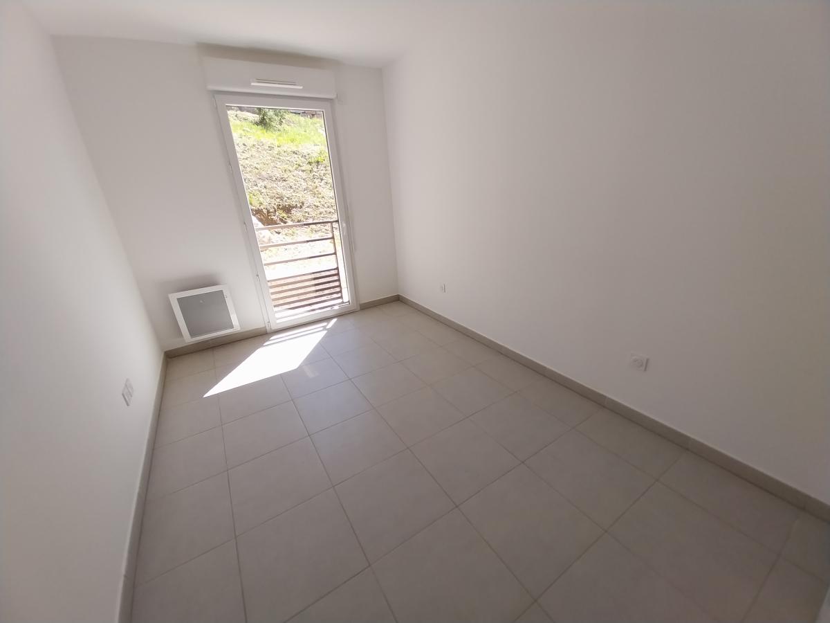 
																																							3 pièces - 
																																						2ème étage - 63m² - 982,37 € - Photo #5