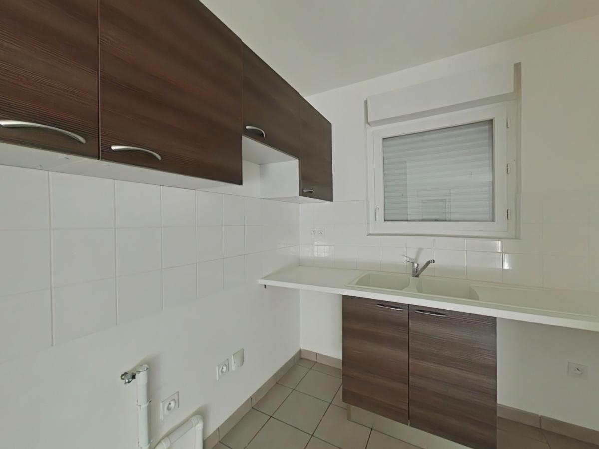 
																																							4 pièces - 
																																						RDC - 91m² - 731,73 € - Photo #1