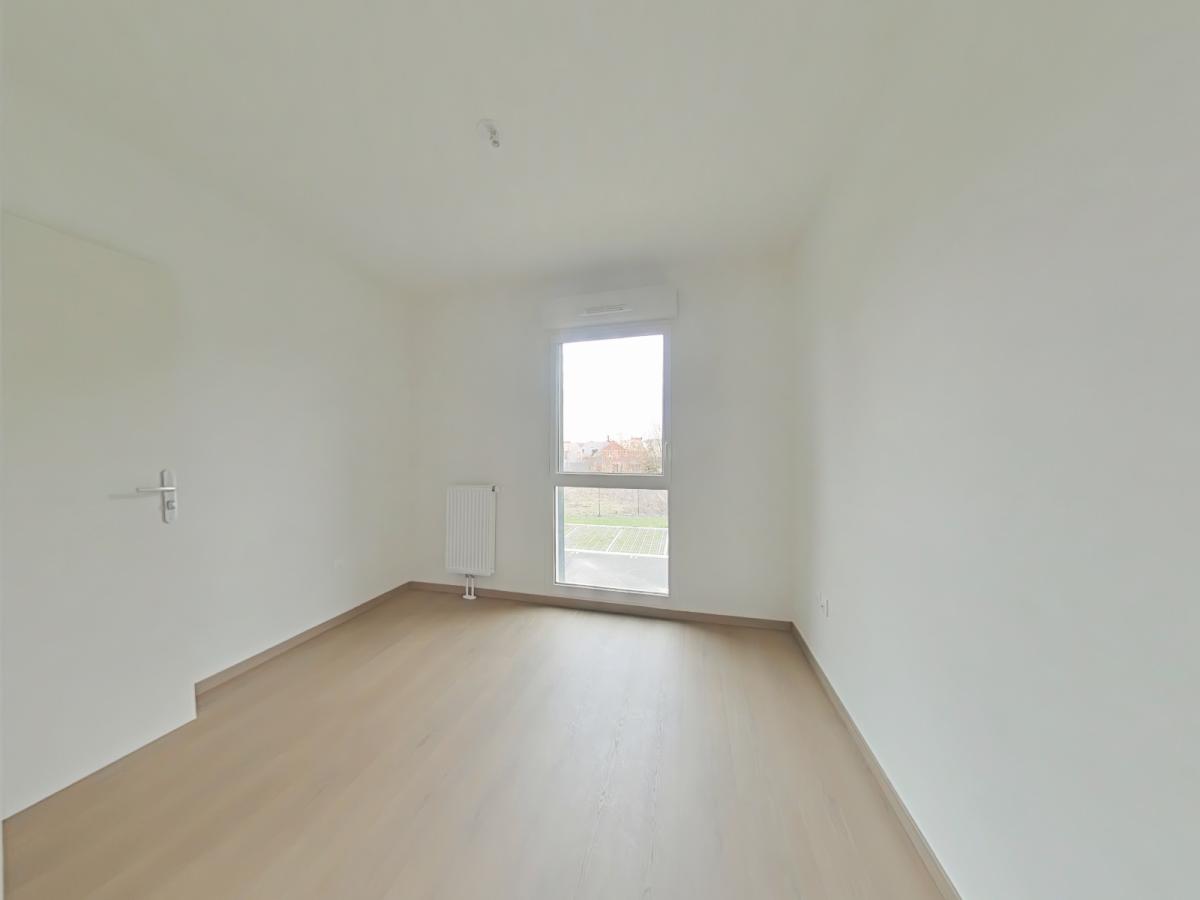 3 pièces - 1er étage - 59m² - 651,76 € - Photo #2
