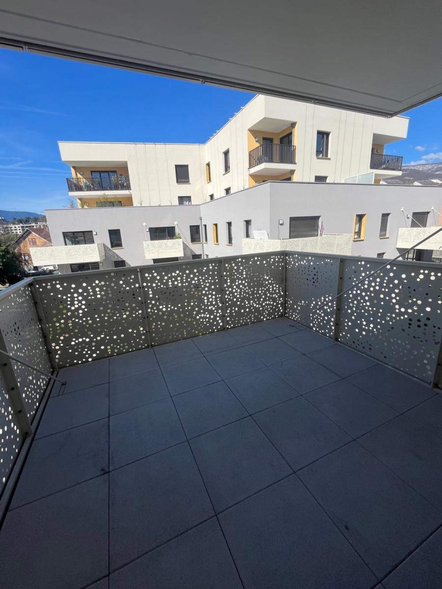 3 pièces - 1er étage - 64m² - 809,55 € - Photo #0
