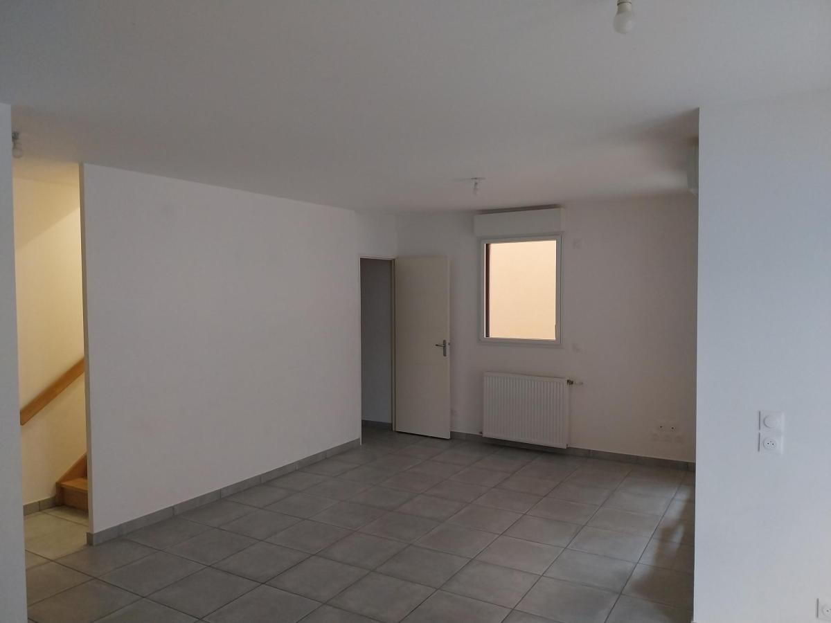 3 pièces - 1er étage - 69m² - 999,05 € - Photo #1