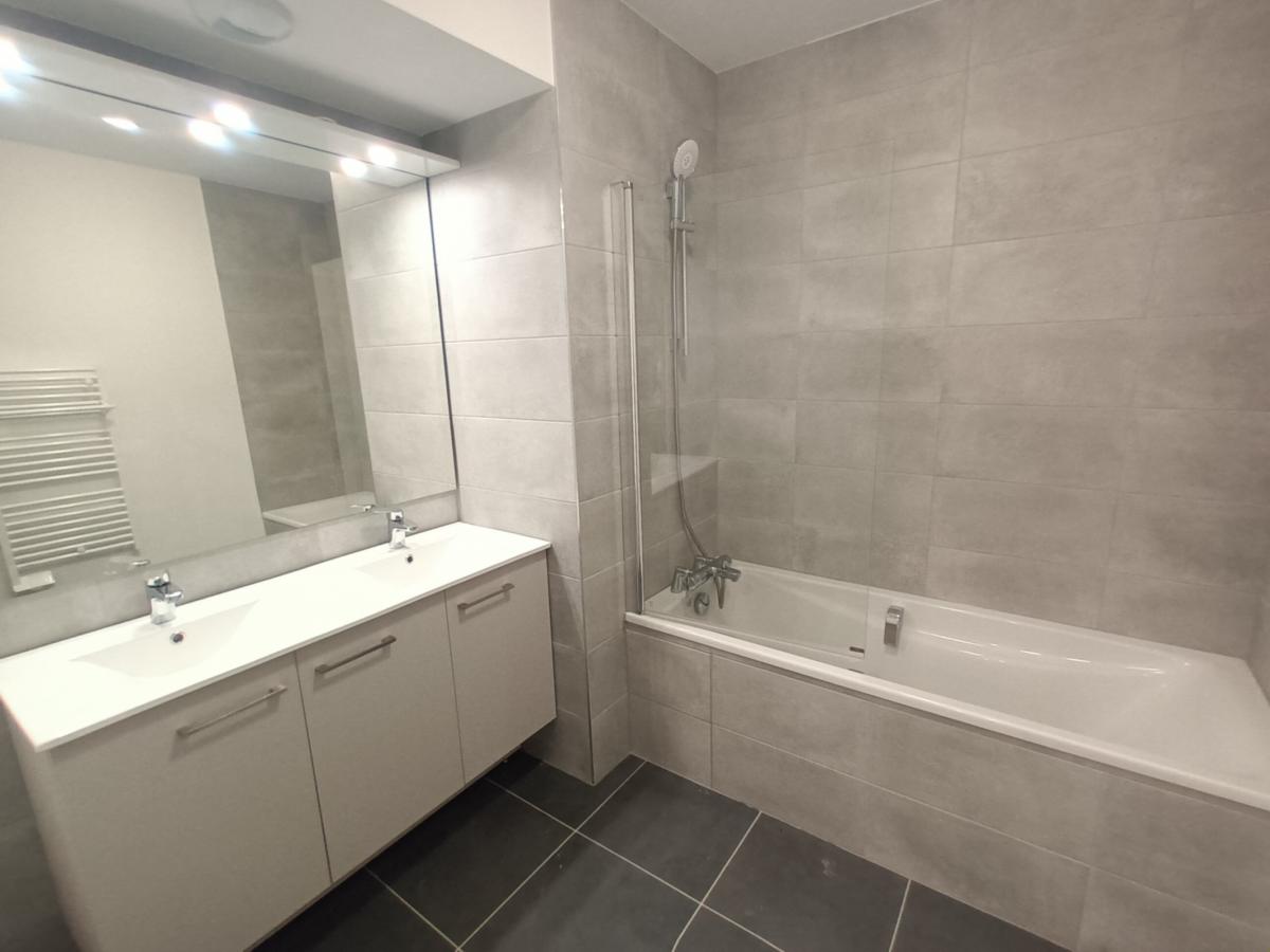 
																																							5 pièces - 
																																						3ème étage - 98m² - 1 148,27 € - Photo #5