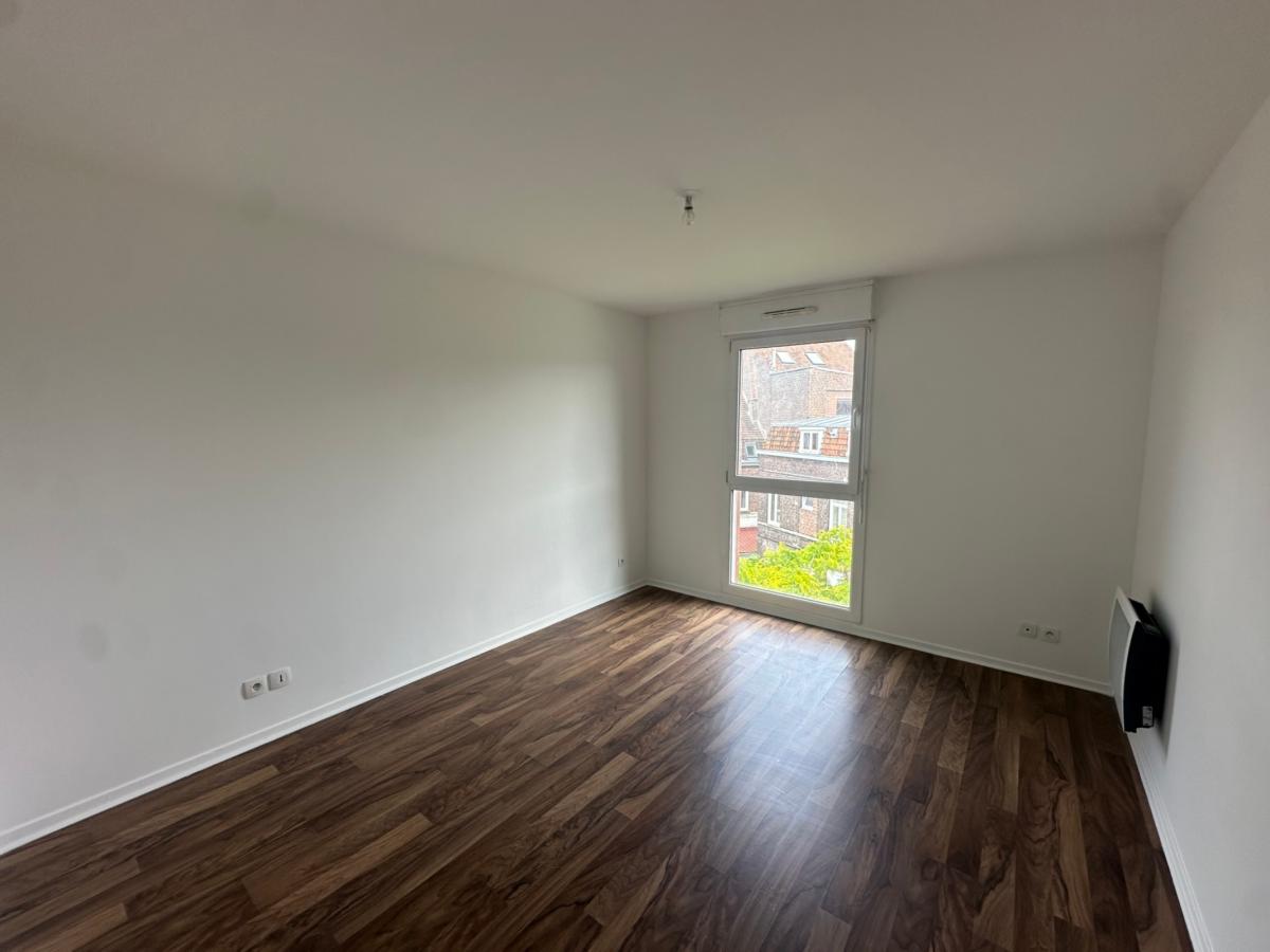 
																																							3 pièces - 
																																						3ème étage - 74m² - 854,74 € - Photo #3