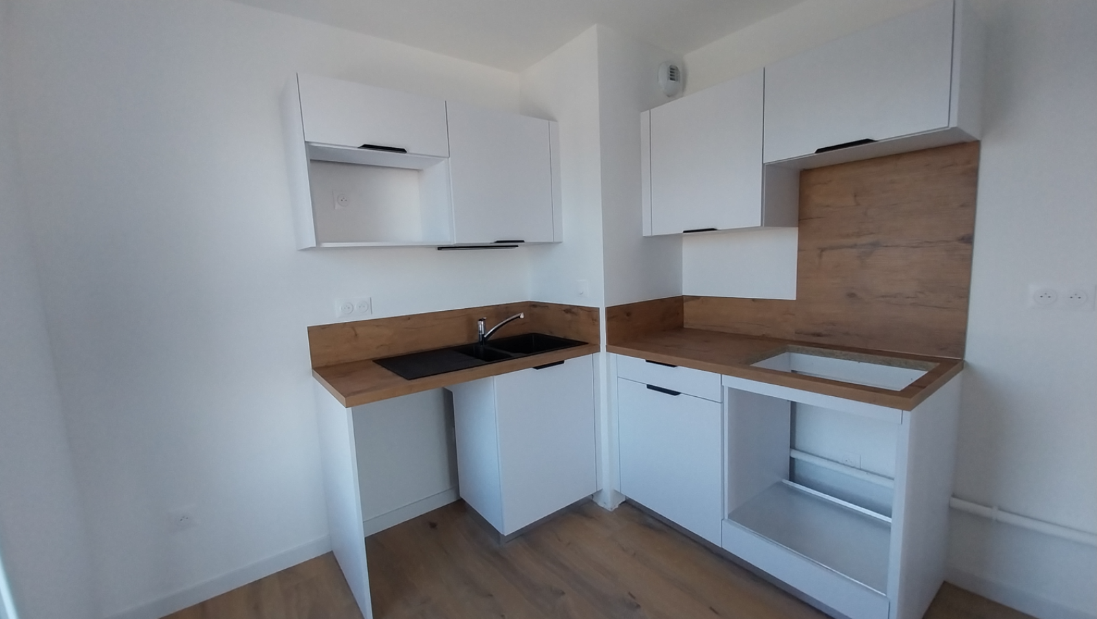 
																			4 pièces - 
																		3ème étage - 100m² - 1 043,43 € - Photo #0