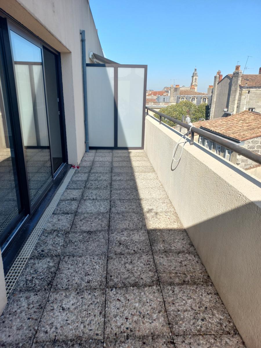 
																																							2 pièces - 
																																						5ème étage - 57m² - 1 032,40 € - Photo #4