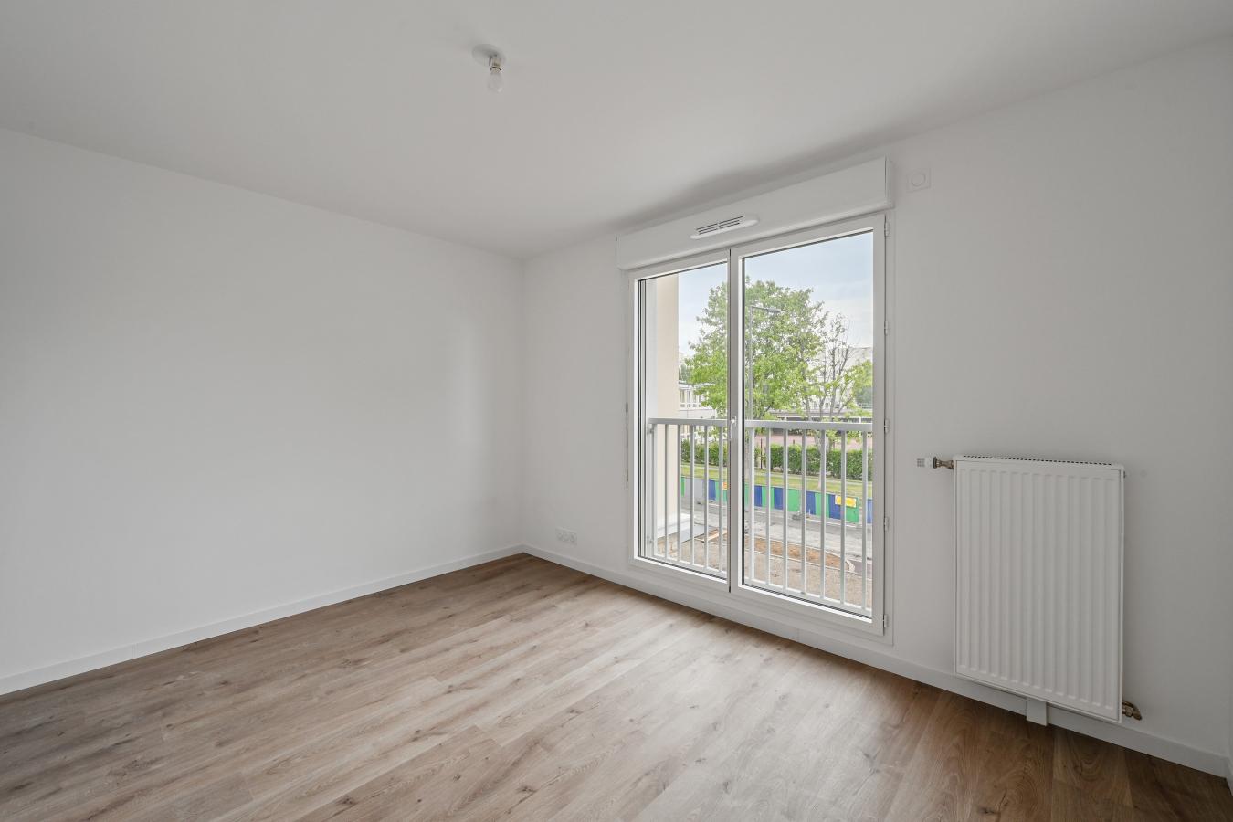 
																																							3 pièces - 
																																						1er étage - 64m² - 1 295,17 € - Photo #3