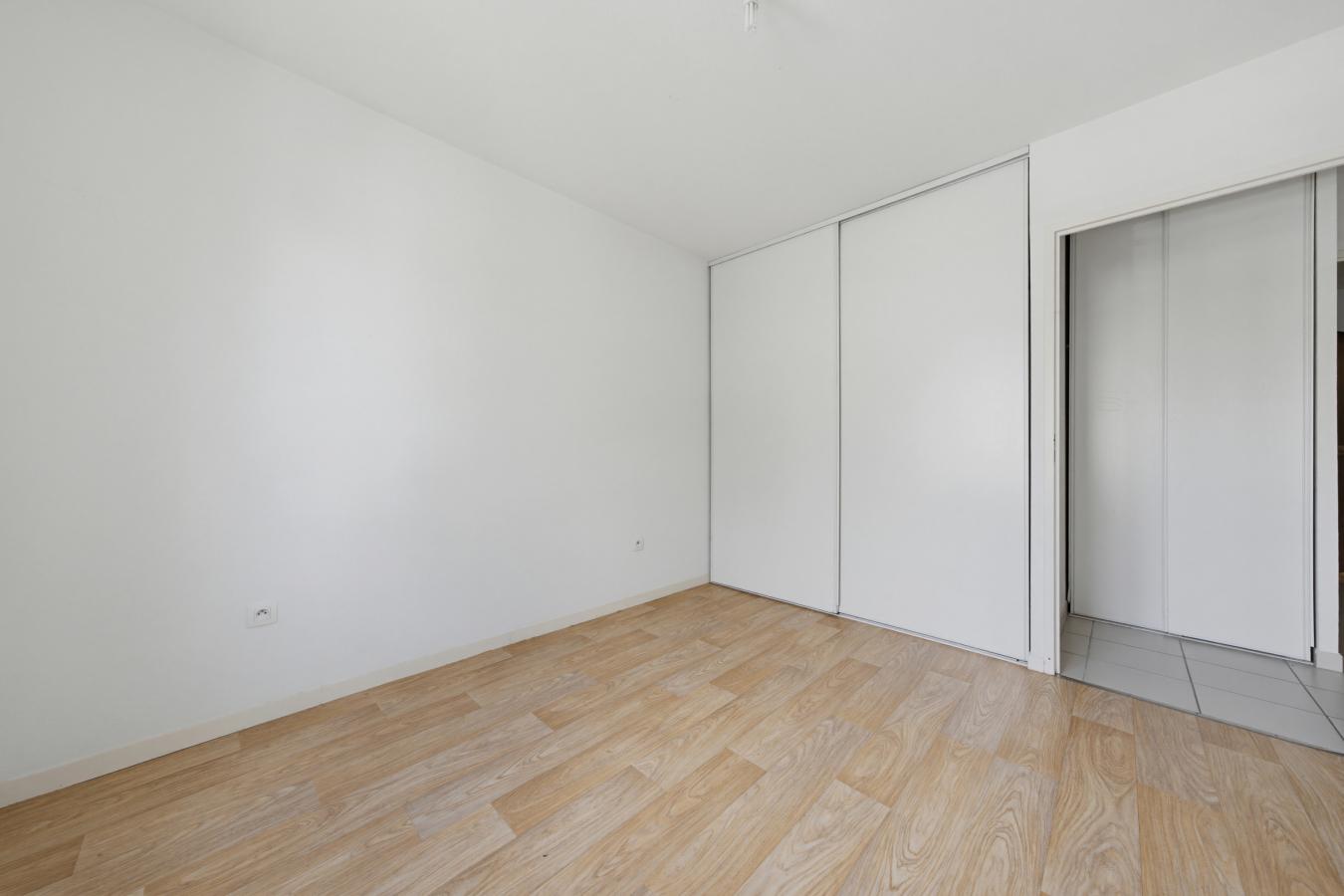 
																																							4 pièces - 
																																						RDC - 80m² - 197 000 € - Photo #2
