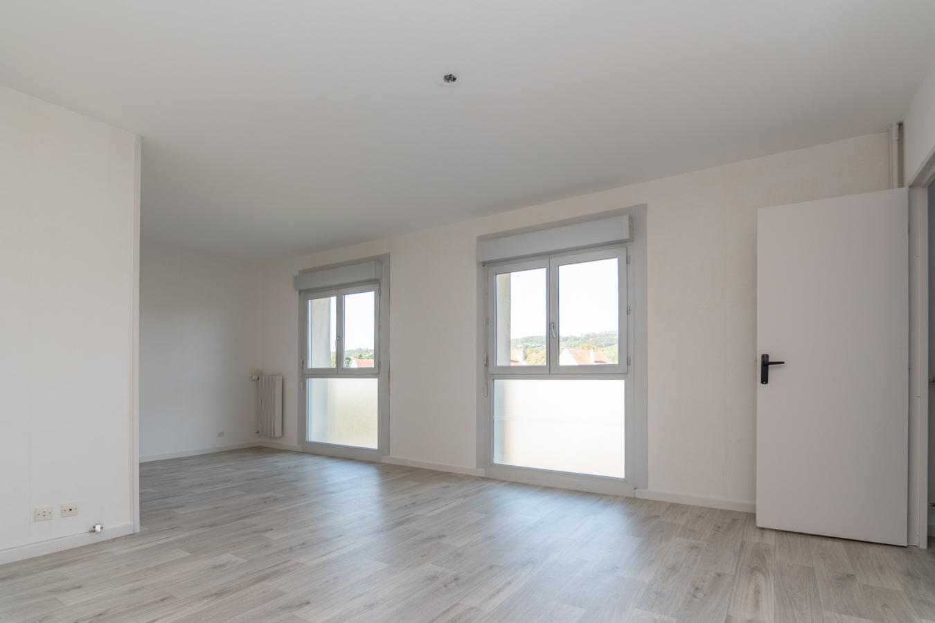 
																																							4 pièces - 
																																						1er étage - 81m² - 644,51 € - Photo #1